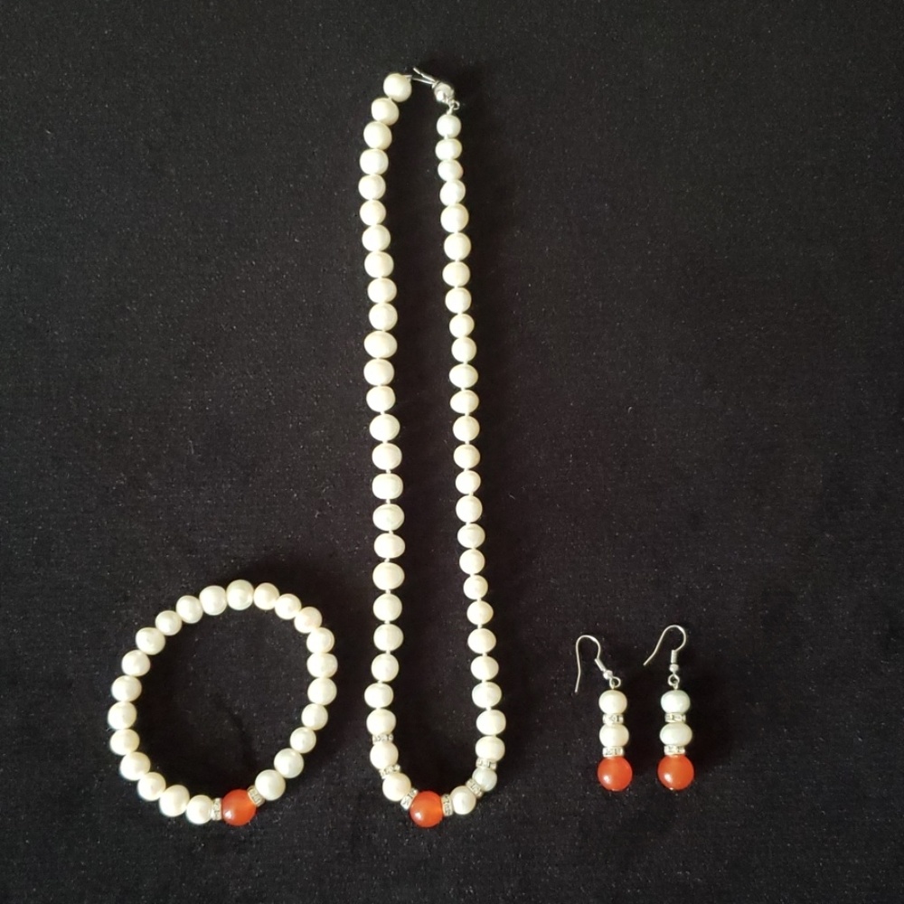 Pearl Necklace, bracelet, and earrings